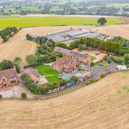 The Pigsty - 3 Bedroom Barn Conversion Coventry Exteriör bild